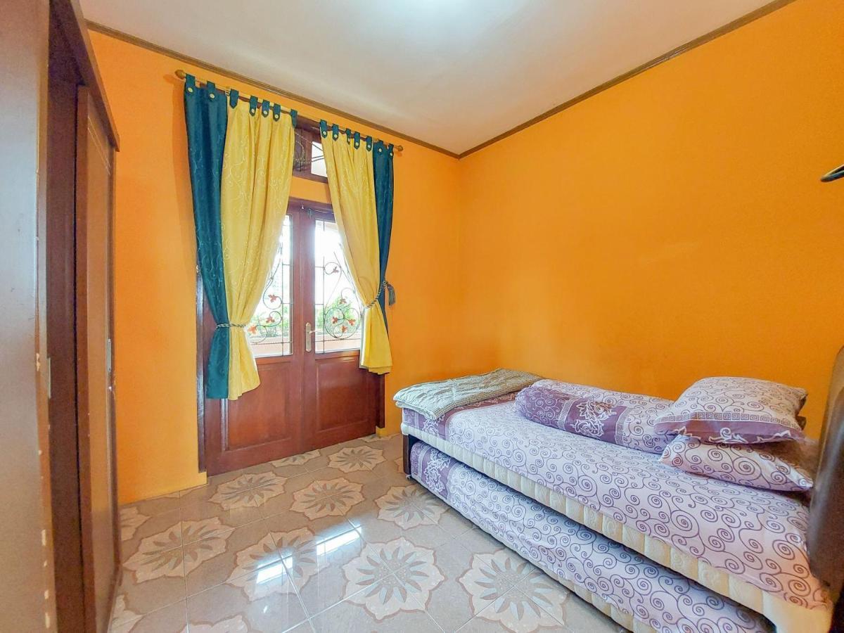 Villa Samsu By Puncak Holiday Cianjur Bagian luar foto