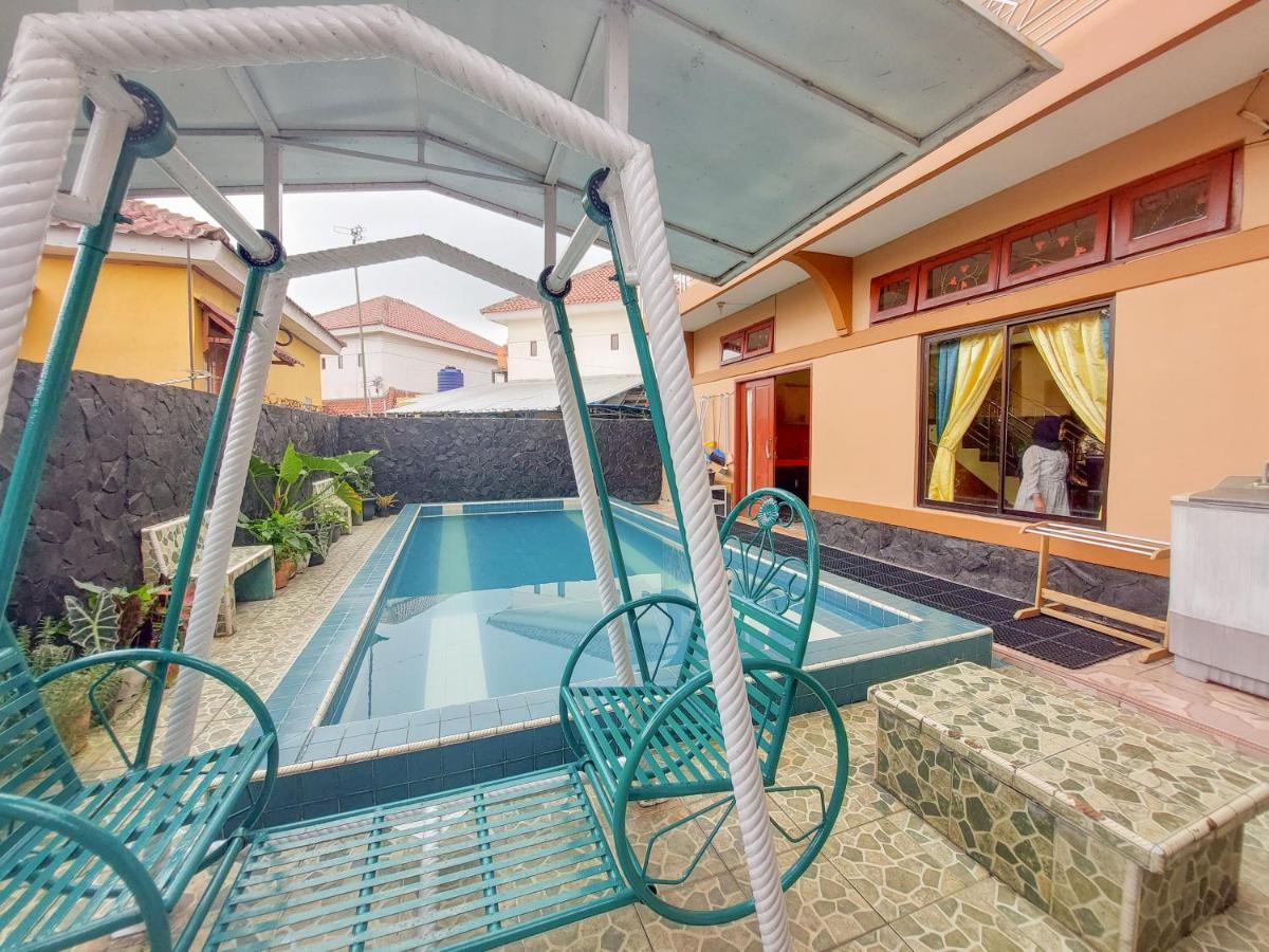 Villa Samsu By Puncak Holiday Cianjur Bagian luar foto